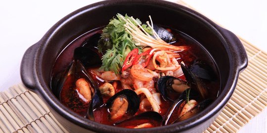 Cara Membuat Jjamppong, Sup Mi Seafood Pedas ala Korea
