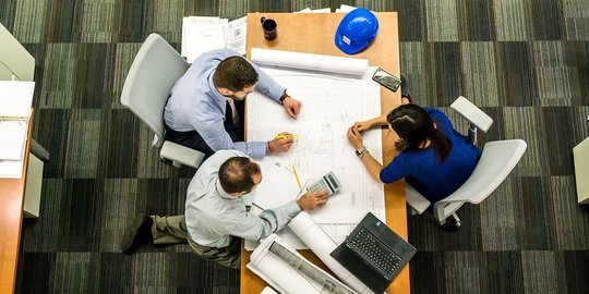 ceo echelon front jadi pendengar yang baik