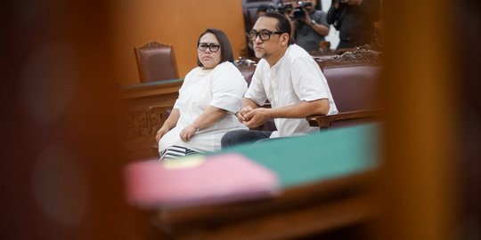 Nunung dan Suami Jalani Sidang Vonis Hari Ini