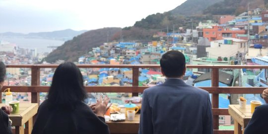 Menengok Indahnya Gamcheon Village, Kampung Warna-warni yang Ingin Ditiru Jokowi