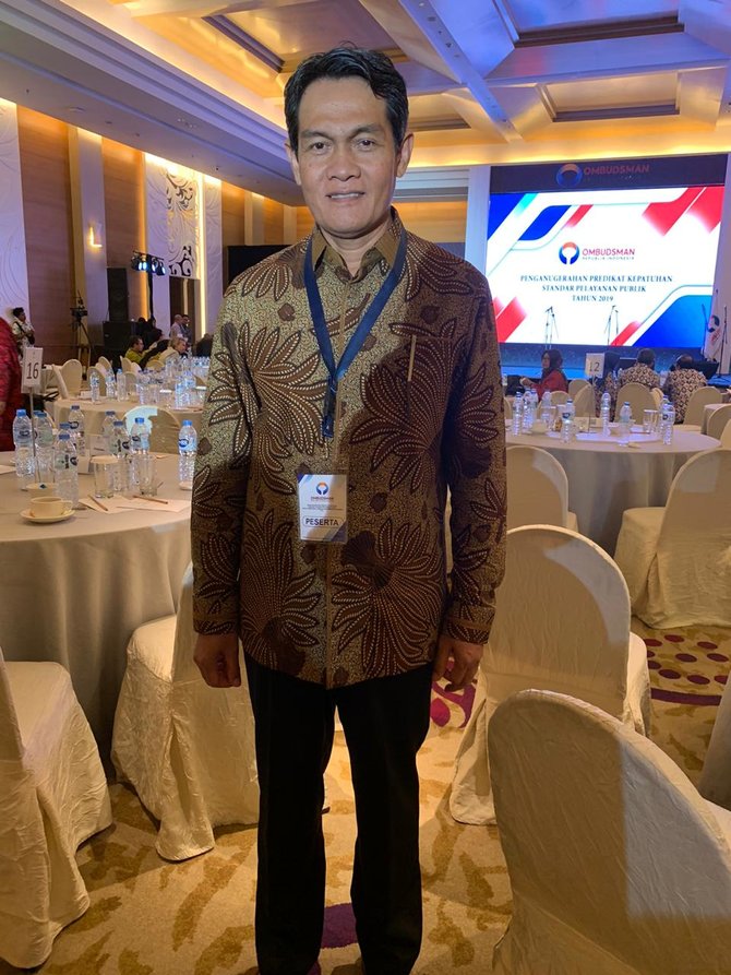 ombudsman ri menganugerahkan predikat kepatuhan tinggi