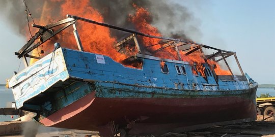 Kapal Nelayan Indonesia Bergambar Bendera Israel Dibakar di Australia
