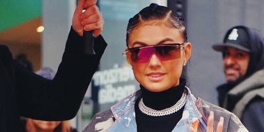 Geger Pengakuannya, Ini 10 Potret Agnez Mo Promosikan Budaya Indonesia