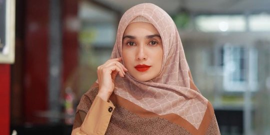 Tampil Berhijab, Ussy Sulistiawaty Disebut Mirip Orang Turki