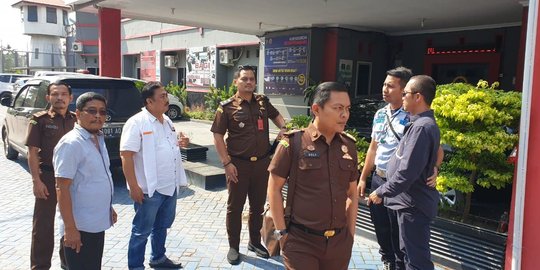 Kejati Riau Tahan Eks Anggota DPRD Bengkalis Tersangka Korupsi Bansos Rp272 miliar