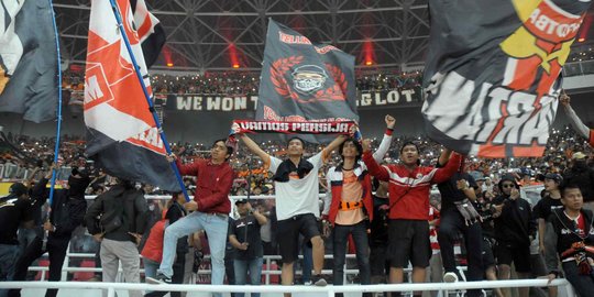 Semarak Suporter Rayakan HUT Persija ke-91 di Stadion Utama GBK