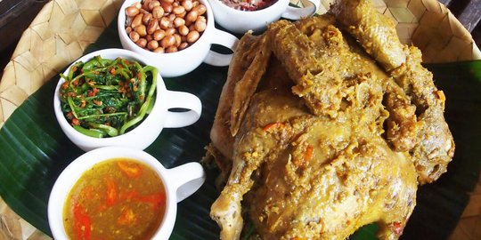 Resep Ayam Betutu Khas Bali Yang Gurih Dan Berbumbu Mantap | Merdeka.com