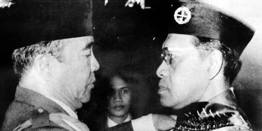 sultan yogya dimarahi dan ditodong tni penjaga istana rev3