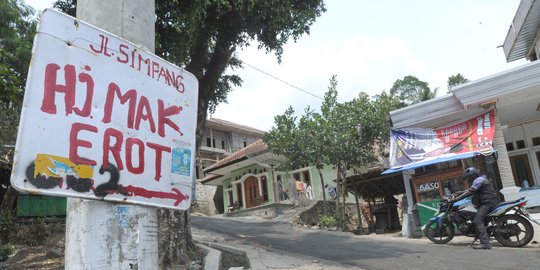 mampir ke rumah mak erot rev1