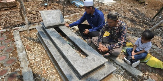 Menelusuri Jejak Pengobatan Tradisional Mak Erot