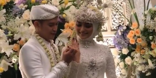 Sah! Ini 5 Potret Pernikahan Citra Kirana dan Rezky Aditya di Bandung