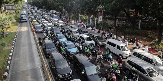 Thamrin-Merdeka Barat Macet Total Akibat Aksi Reuni 212