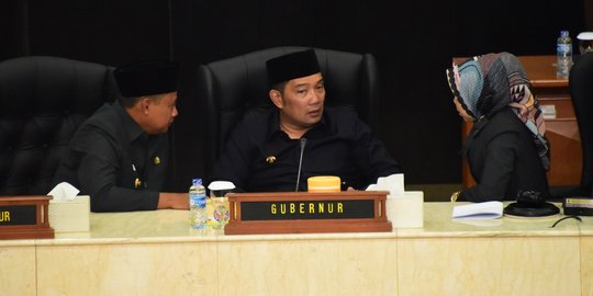 Gubernur Ridwan Kamil Tetapkan Kepgub UMK 2020