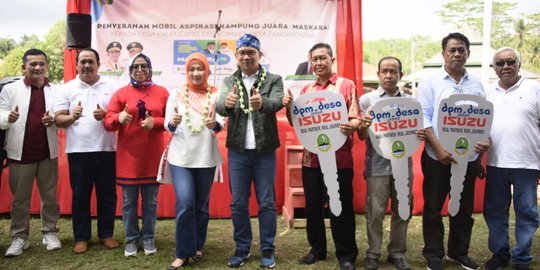 Gubernur Jabar Serahkan Tiga 'Maskara' di Pangandaran