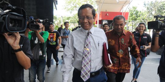 Mahfud MD: Presiden Belum Putuskan Perppu, UU KPK Masih Dikaji MK
