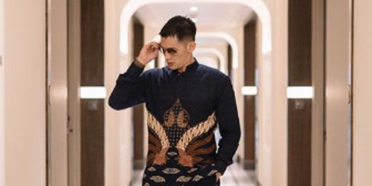 Inilah Isi Dompet Rezky Aditya, Berapa Jumlahnya?