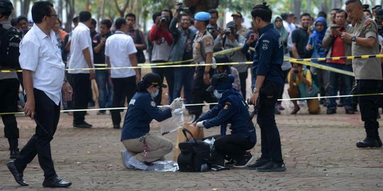 Tim Labfor dan Gegana Periksa Lokasi Ledakan di Kawasan Monas