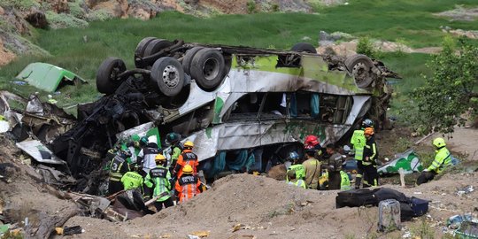Puluhan Nyawa Melayang dalam Kecelakaan Bus Maut di Chile