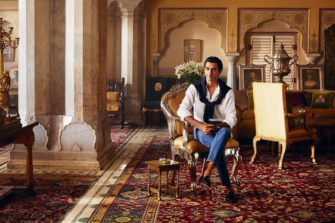 maharajah padmanabh singh di city palace jaipur