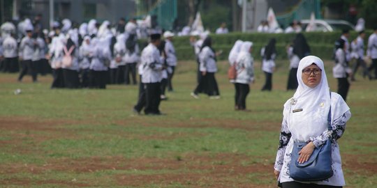 Lolos P3k Ribuan Guru Honorer Di Bogor Masih Digaji Rp500 000 Per Bulan Merdeka Com