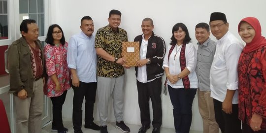 Menantu Jokowi Kembalikan Formulir Bacalon Wali Kota Medan ke PDIP