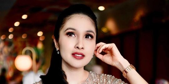 Sang Adik Ungkap Sandra Dewi Suka Nangis Bila Dapat Ranking 2 di Sekolah