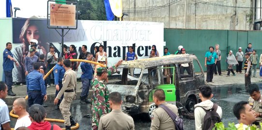 Angkot Meledak dan Terbakar Habis Dekat Stasiun Bogor