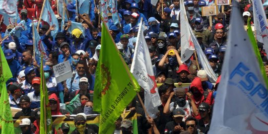 UMK Naik, Perusahaan di Karawang PHK Ribuan Karyawan