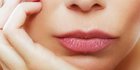 5 Makanan yang Bisa Bantu Atasi Bibir Kering dan Pecah-Pecah