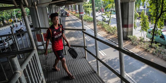 Kondisi JPO Transjakarta Ahmad Yani Usai Tertabrak Muatan Trailer