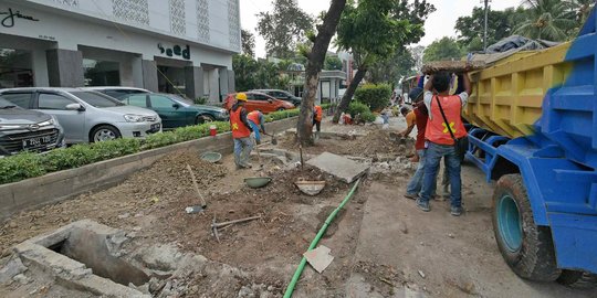 Dinas Bina Marga Targetkan Proyek Trotoar di Kemang Rampung Akhir Tahun 2019