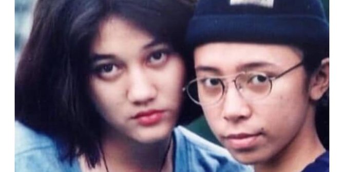 Bersahabat Sejak Lama, Ini 7 Potret Lawas Nike Ardila dan Melly Goeslaw