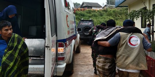 Longsor di Lebak, 9 Penambang Emas Terjebak di Lubang Galian