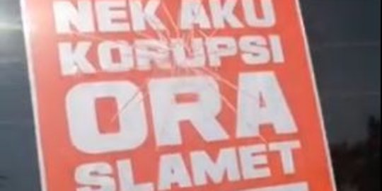 Mobil Dinas Pemprov Jateng Ditempeli Stiker 'Nek Aku Korupsi Ora Slamet'