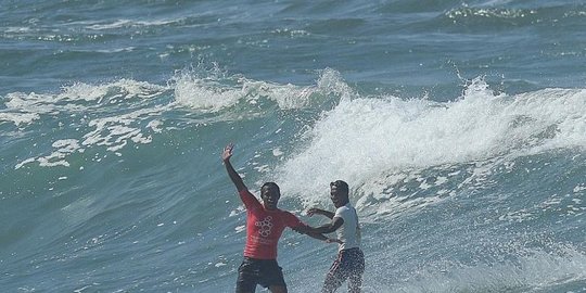 surfer filipina relakan medali emas demi selamatkan lawan dari indonesia di sea games