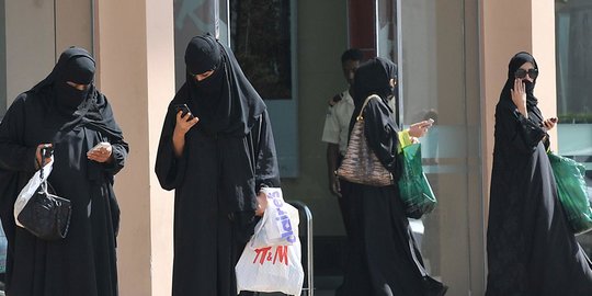 Restoran di Saudi Tidak Lagi Pisahkan Pintu Masuk untuk Perempuan dan Laki-laki