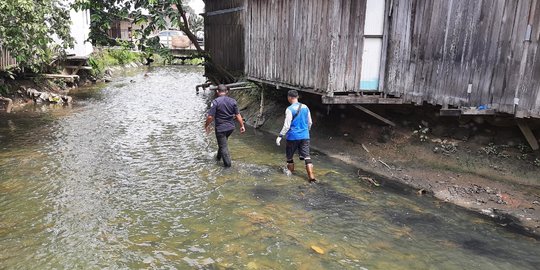 Warga Bantu Polisi Cari Kepala Jasad Balita di Samarinda