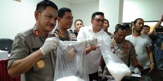 Selundupkan Sabu Dalam Paket Biskuit dan Kerupuk, Pengedar Ditembak Mati di Makassar
