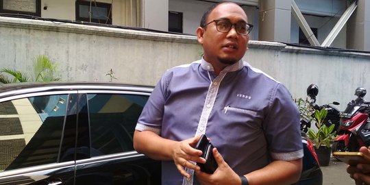 Gibran Jajan Es Teh di PKL, Andre Rosiade Bilang Rakyat Sudah Tak Terpukau Pencitraan