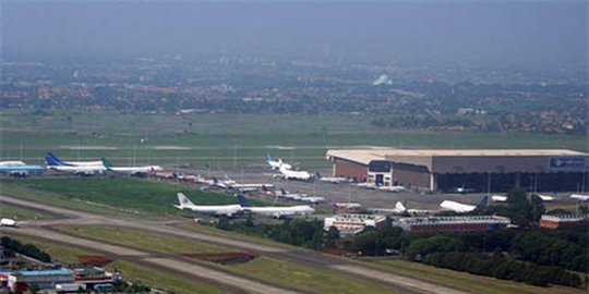https://cdns.klimg.com/merdeka.com/i/w/news/2019/12/09/1132179/paging/540x270/proyek-bandara-dihentikan-saat-libur-natal-rev2.jpg