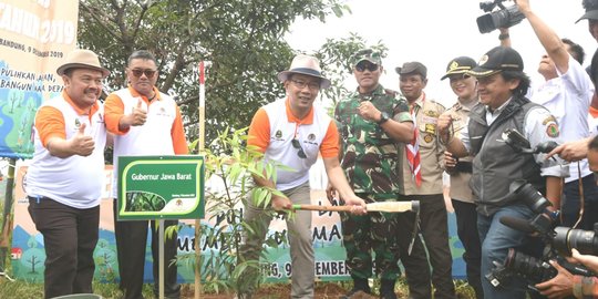 Ridwan Kamil Wacanakan Pasangan Bercerai Diwajibkan Tanam 100 Pohon