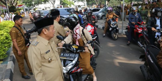 ASN Kabur Acara Pengajian, Wakil Walikota Serang Gembok Gerbang Pemkot