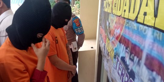 Senggolan di Jalan, Sepasang Kekasih Aniaya Pengendara Motor