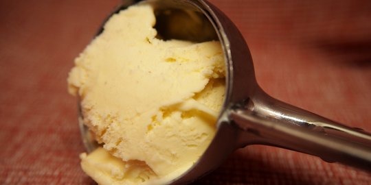 5 Cara Membuat Es Krim Rumahan dengan Resep Berbagai Rasa