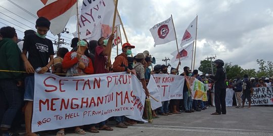 Tidak Tahan Bau Limbah Menyengat, Ratusan Warga Sukoharjo Geruduk Pabrik PT RUM