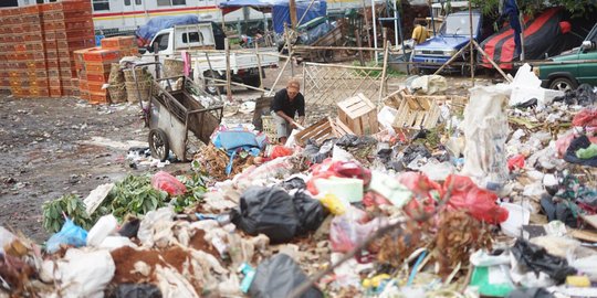 Warga Pasar Minggu Keluhkan Lokasi Pembuangan Sampah