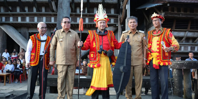 Kunjungi Nias Selatan, Mendagri Tito Dapat Gelar Kehormatan 'Tuha Gari Sifaona Bawa'