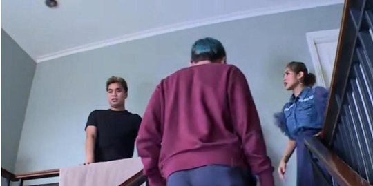 6 potret rumah billy syahputra, bernuansa pink dan ada barang mendiang olga