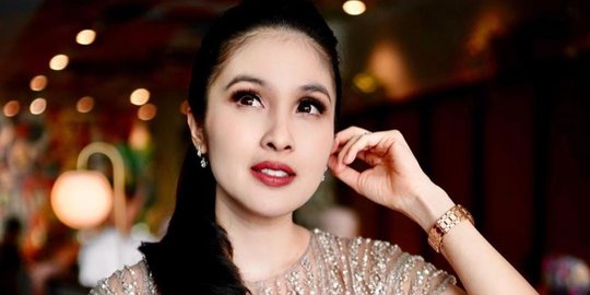 Suaminya Kaya Raya, Begini Jawaban Sandra Dewi Ditanya soal Artis Pamer Saldo ATM