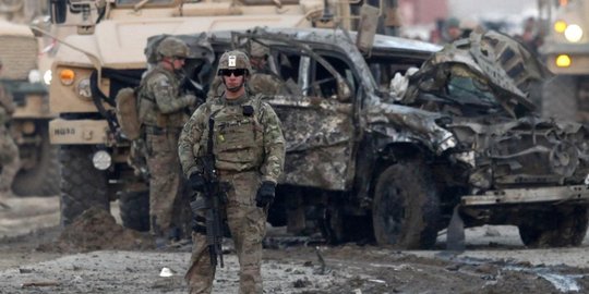 Bom Bunuh Diri Meledak Dekat Pangkalan Udara AS di Afghanistan
